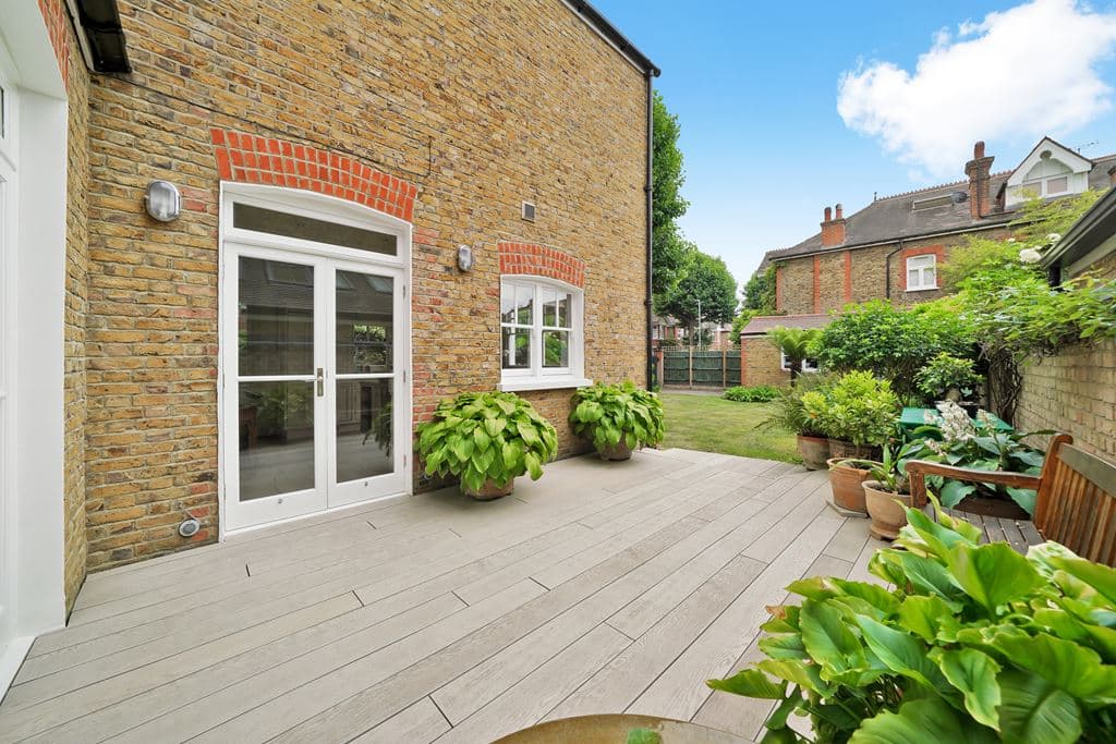 Family Homes in Putney: Ideal Living for Modern Families